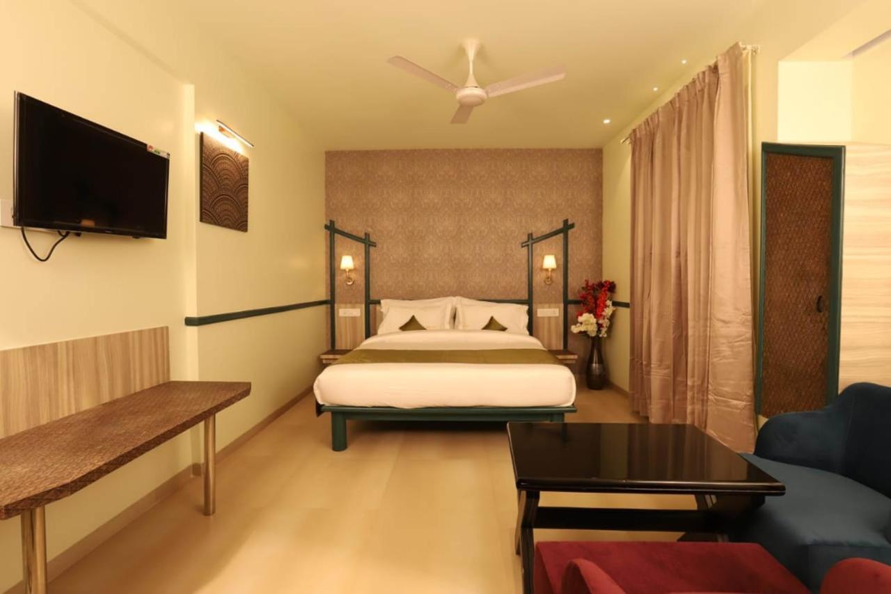 Hotel Prabha Palace Ахмеднагар Экстерьер фото