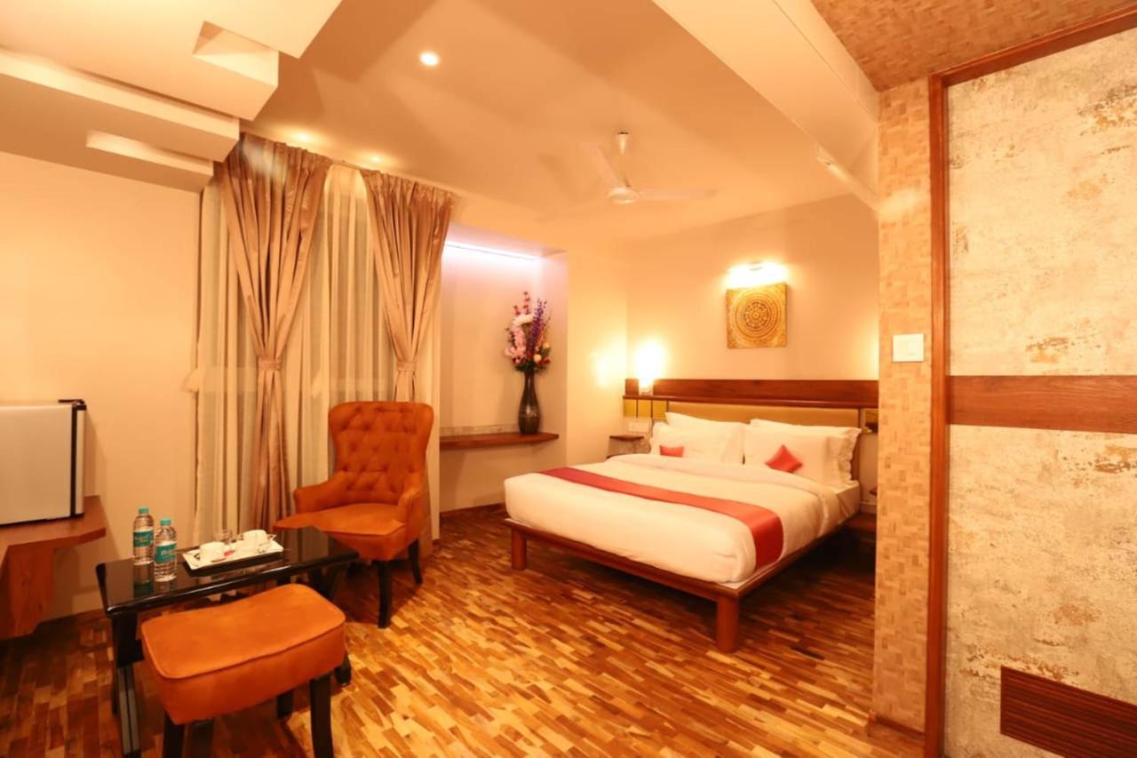 Hotel Prabha Palace Ахмеднагар Экстерьер фото