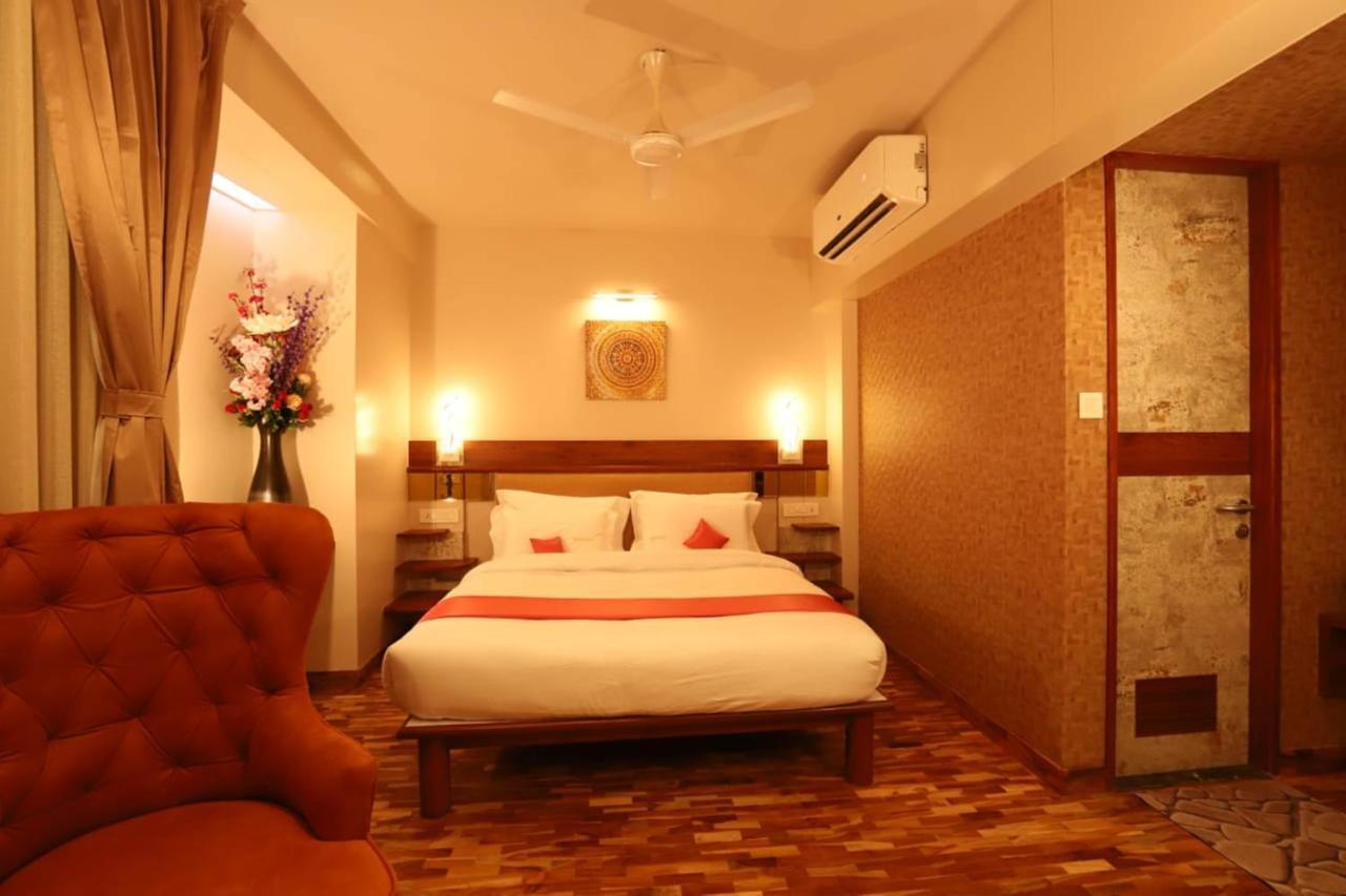 Hotel Prabha Palace Ахмеднагар Экстерьер фото