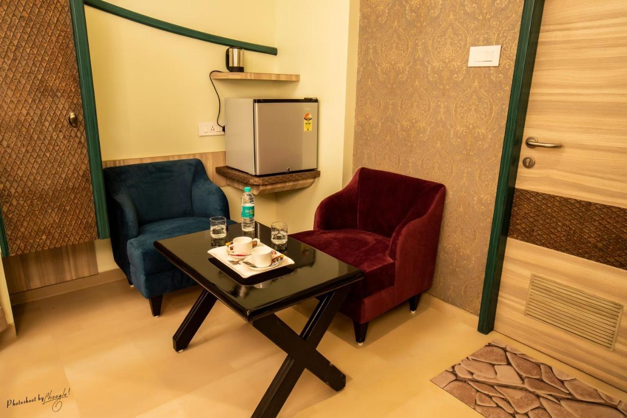 Hotel Prabha Palace Ахмеднагар Экстерьер фото