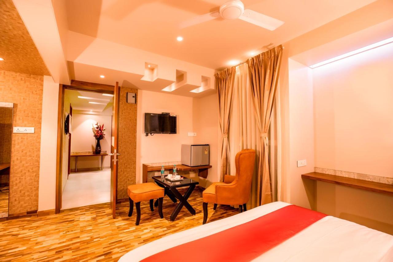Hotel Prabha Palace Ахмеднагар Экстерьер фото